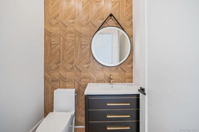 54 Landview Drive, Dix Hills, NY 11746