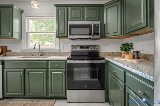 2940 Kellynn Dr, Midlothian, VA 23112