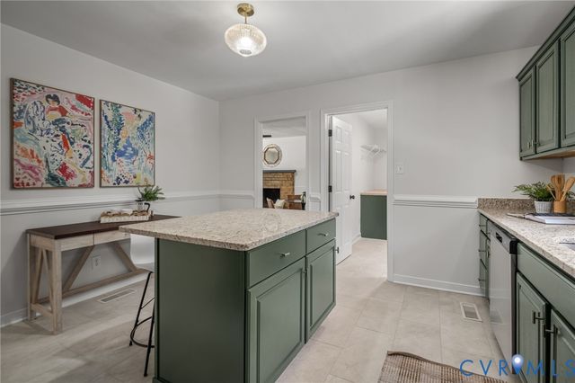 2940 Kellynn Dr, Midlothian, VA 23112