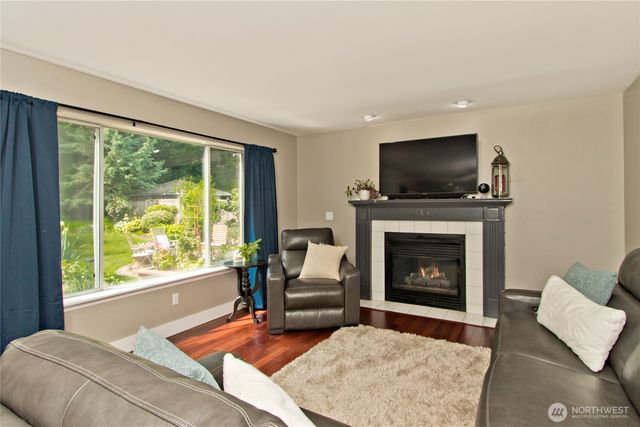 9902 153rd Street Ct E, Puyallup, WA 98375
