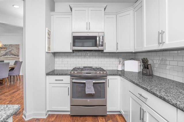 2004 PLEASANT VALLEY DR, Lansdale, PA 19446