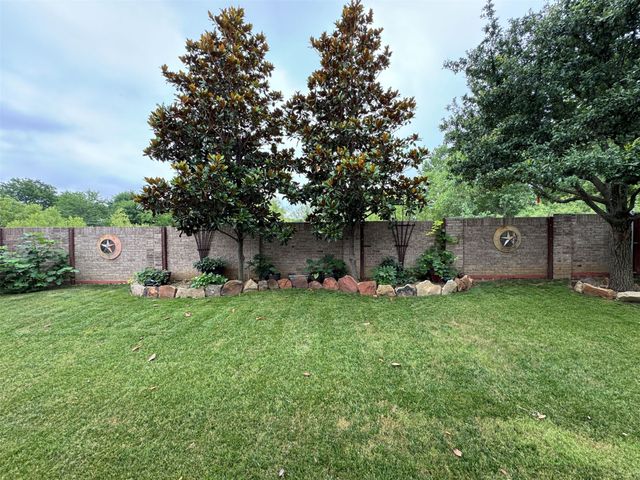 303 Dorset Court, Roanoke, TX 76262