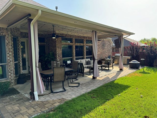 303 Dorset Court, Roanoke, TX 76262