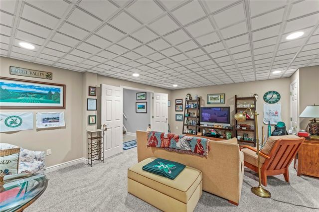 803 Sheriffs Court, Peters Twp, PA 15317