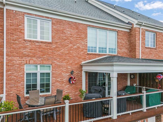 803 Sheriffs Court, Peters Twp, PA 15317