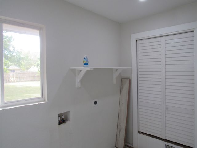 321 Crescent Drive, Hewitt, TX 76643