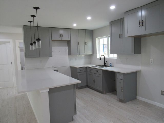 321 Crescent Drive, Hewitt, TX 76643