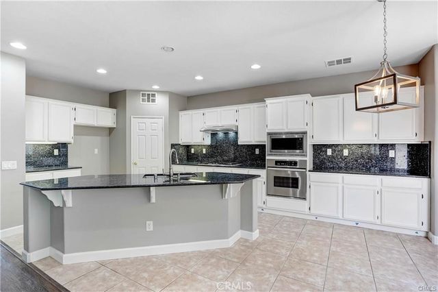 38223 Camarada, Murrieta, CA 92563