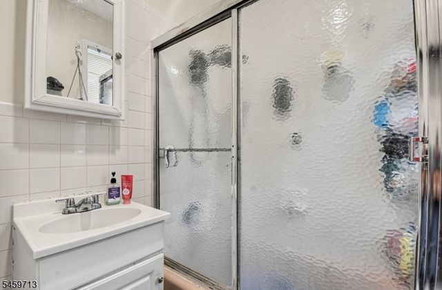 114 Sheridan Ave 2, Clifton City, NJ 07011