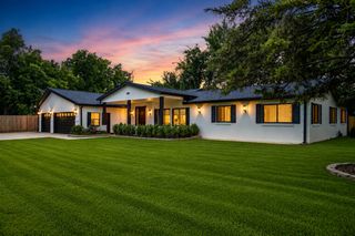 3825 Maple Avenue, Northbrook, IL 60062