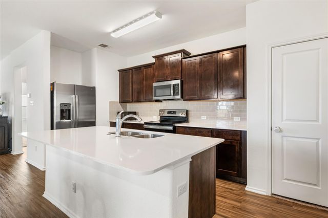 132 Joe Kidd LN NW 132, Jarrell, TX 76537