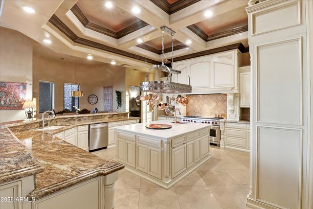 11659 E CAVEDALE Drive, Scottsdale, AZ 85262