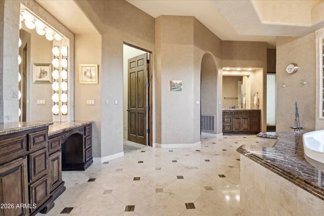 11659 E CAVEDALE Drive, Scottsdale, AZ 85262