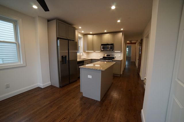 5028 W Pensacola Avenue, Chicago, IL 60641