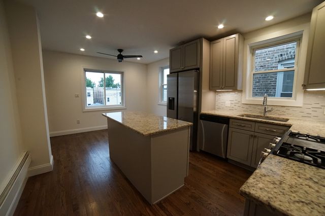 5028 W Pensacola Avenue, Chicago, IL 60641