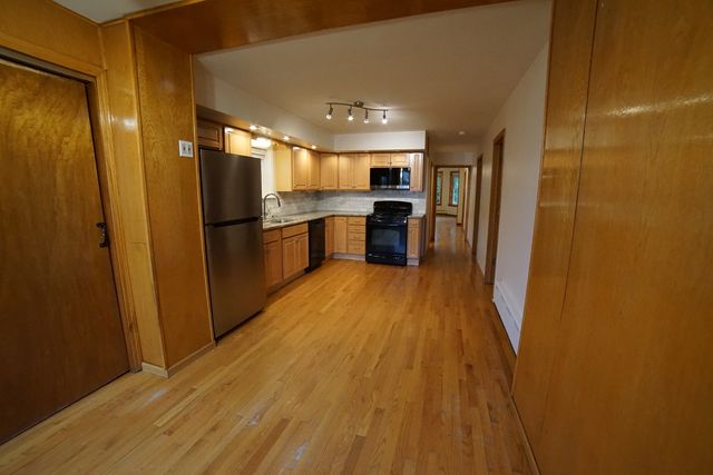 5028 W Pensacola Avenue, Chicago, IL 60641