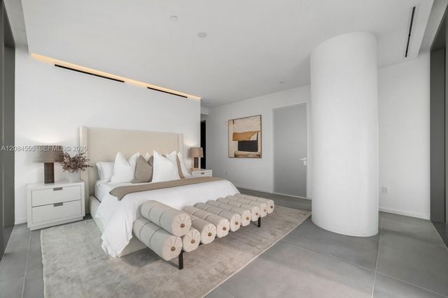 2000 S Ocean Drive 22A, Hallandale Beach, FL 33009