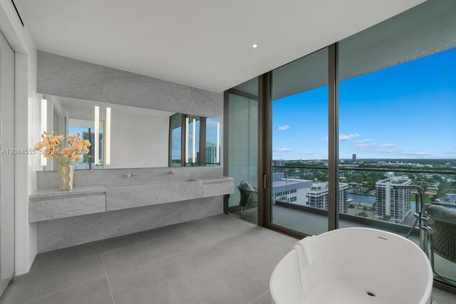 2000 S Ocean Drive 22A, Hallandale Beach, FL 33009