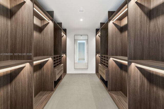 2000 S Ocean Drive 22A, Hallandale Beach, FL 33009