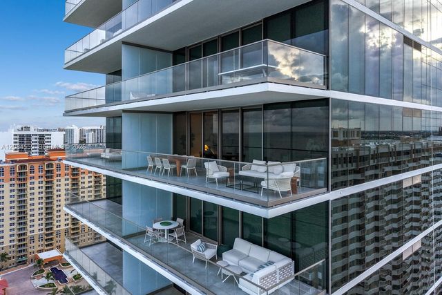 2000 S Ocean Drive 22A, Hallandale Beach, FL 33009