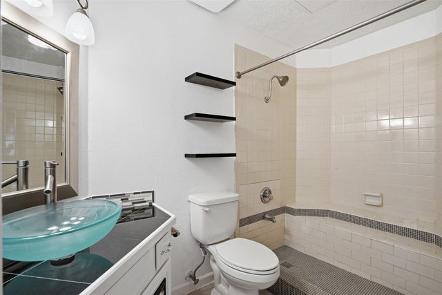 5550 Spring Valley Road F14, Dallas, TX 75254