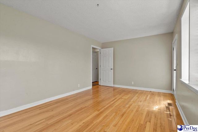 301 W Coleman Ave, Pamplico, SC 29583