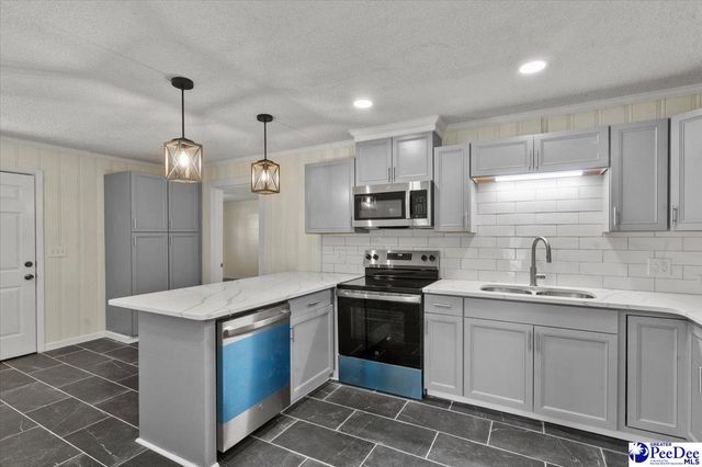 301 W Coleman Ave, Pamplico, SC 29583