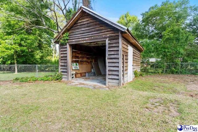 301 W Coleman Ave, Pamplico, SC 29583