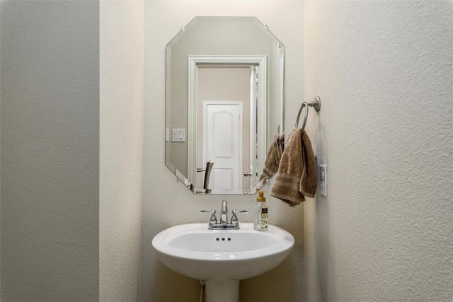 2559 Adam Lane, Lewisville, TX 75056