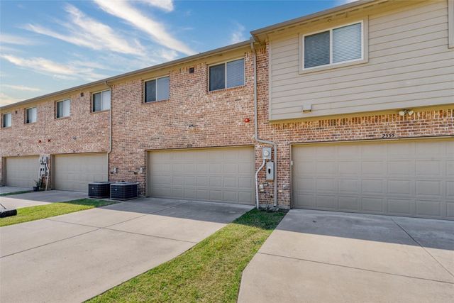 2559 Adam Lane, Lewisville, TX 75056