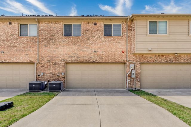 2559 Adam Lane, Lewisville, TX 75056