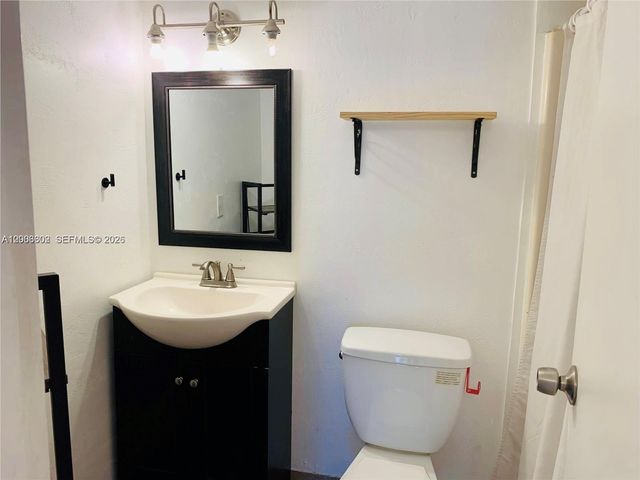 5855 Washington St 90, Hollywood, FL 33023