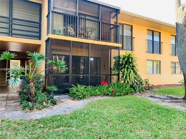 5855 Washington St 90, Hollywood, FL 33023