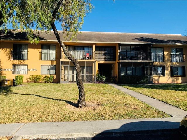 5855 Washington St 90, Hollywood, FL 33023