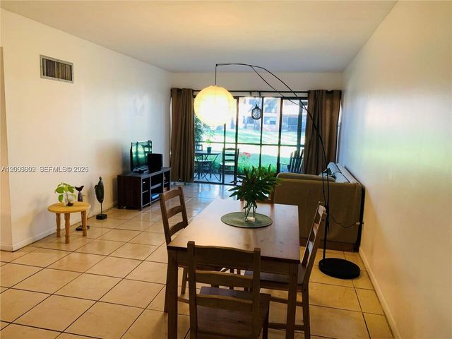 5855 Washington St 90, Hollywood, FL 33023