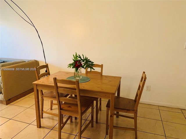 5855 Washington St 90, Hollywood, FL 33023