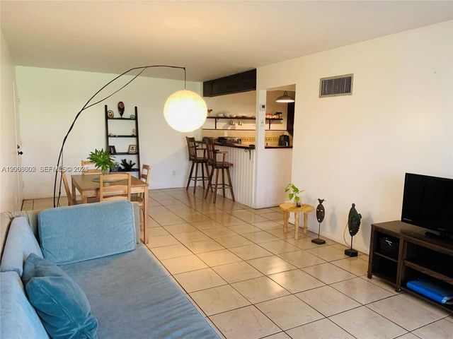 5855 Washington St 90, Hollywood, FL 33023