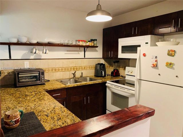 5855 Washington St 90, Hollywood, FL 33023