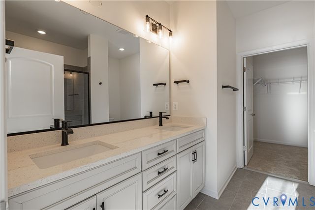 497 Bayberry Ln, Zion Crossroads, VA 22942