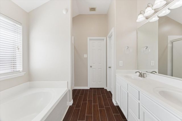 216 Seacrest Boulevard, League City, TX 77573