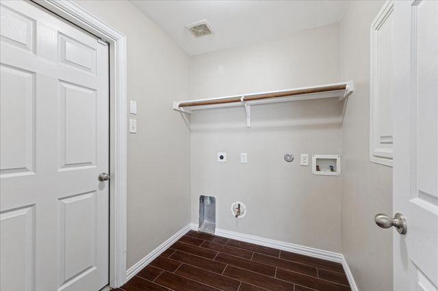 216 Seacrest Boulevard, League City, TX 77573