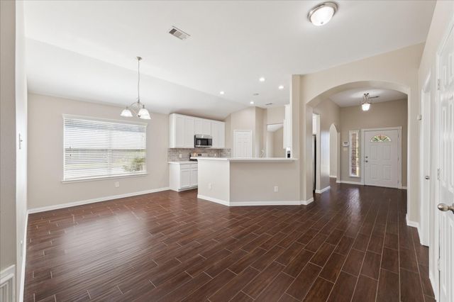 216 Seacrest Boulevard, League City, TX 77573