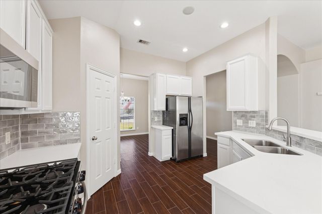 216 Seacrest Boulevard, League City, TX 77573