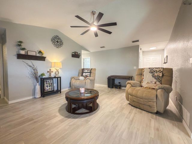 1217 WENDY RIDGE, Wichita Falls, TX 76302