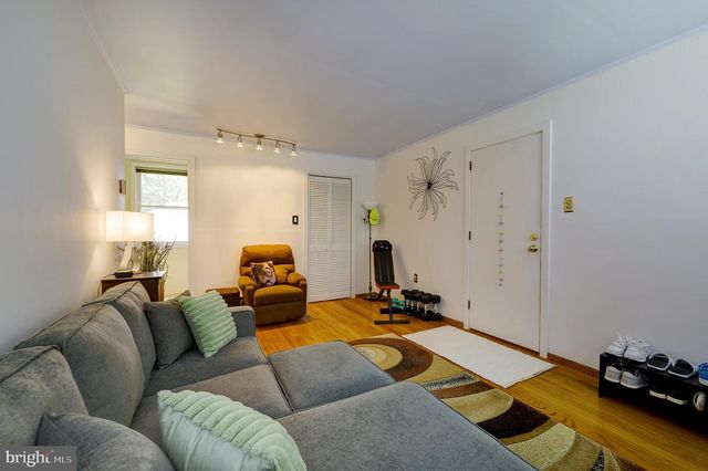 8-D LAUREL HILL RD, Greenbelt, MD 20770