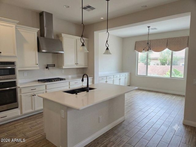 2364 E SUSAN Drive, Gilbert, AZ 85298