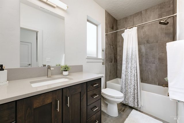 3174 S Hopes Well Way, Boise, ID 83716