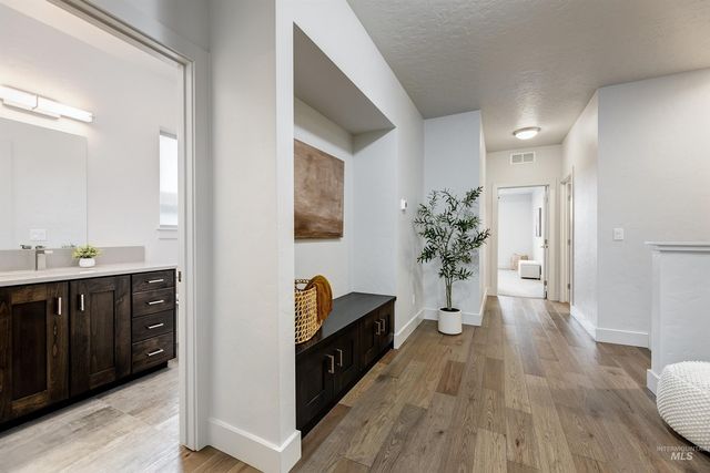 3174 S Hopes Well Way, Boise, ID 83716