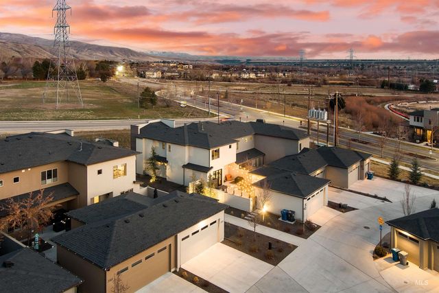 3174 S Hopes Well Way, Boise, ID 83716