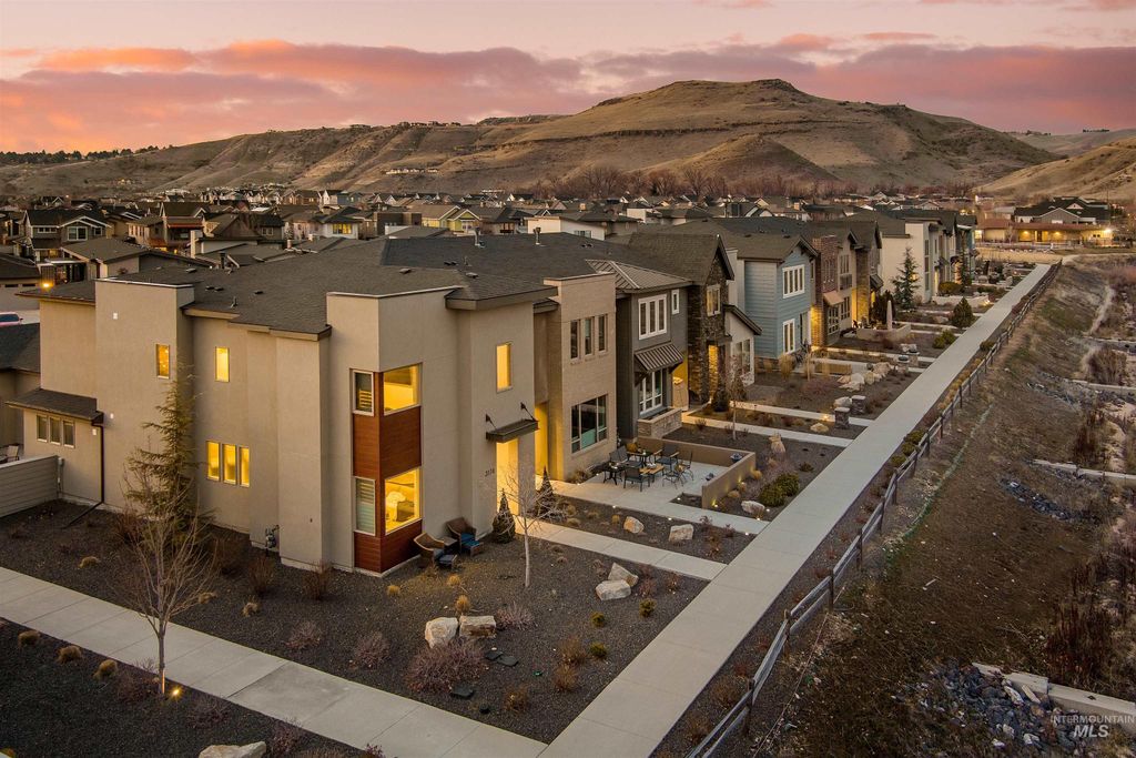 3174 S Hopes Well Way, Boise, ID 83716